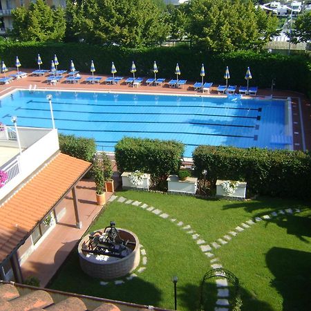 ألبينغا Residence Aurora Wellness & Spa المظهر الخارجي الصورة