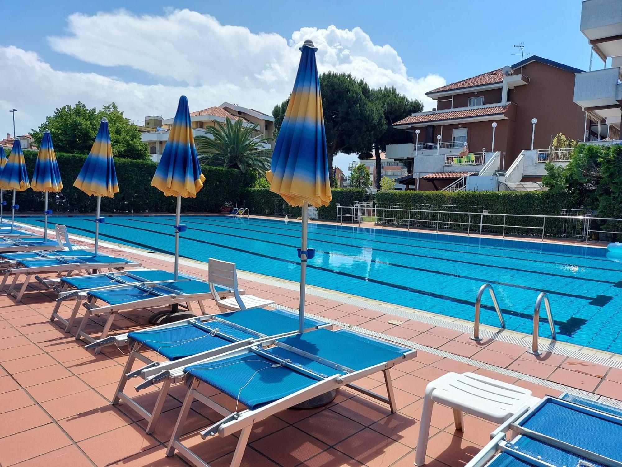 ألبينغا Residence Aurora Wellness & Spa المظهر الخارجي الصورة